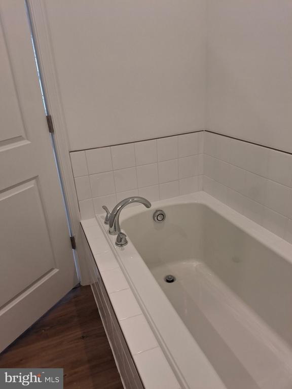 Building Photo - 612 Slick Terrace