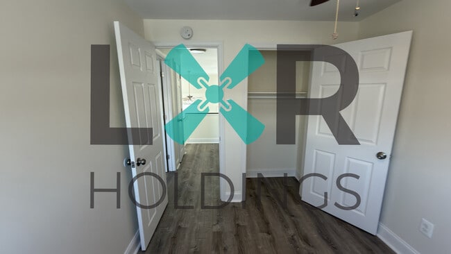 Building Photo - 318 White Ave