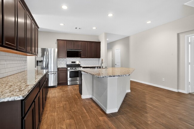 Building Photo - 3310 Sumac Dr