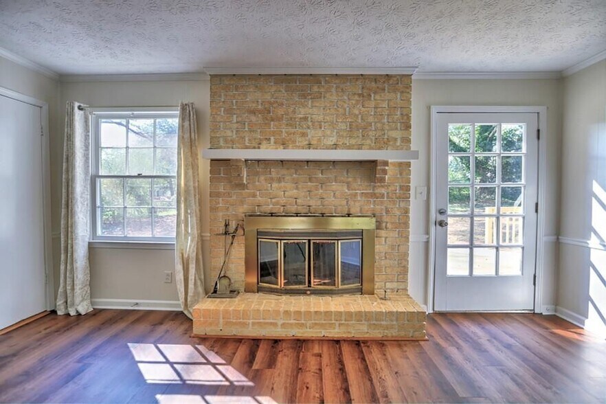 Building Photo - 2640 Tritt Ln