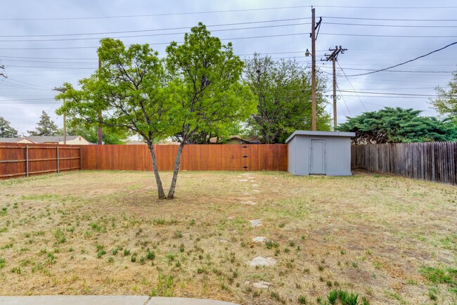 Building Photo - Adorable 4 Bed 2 Bath In Maxey Park!