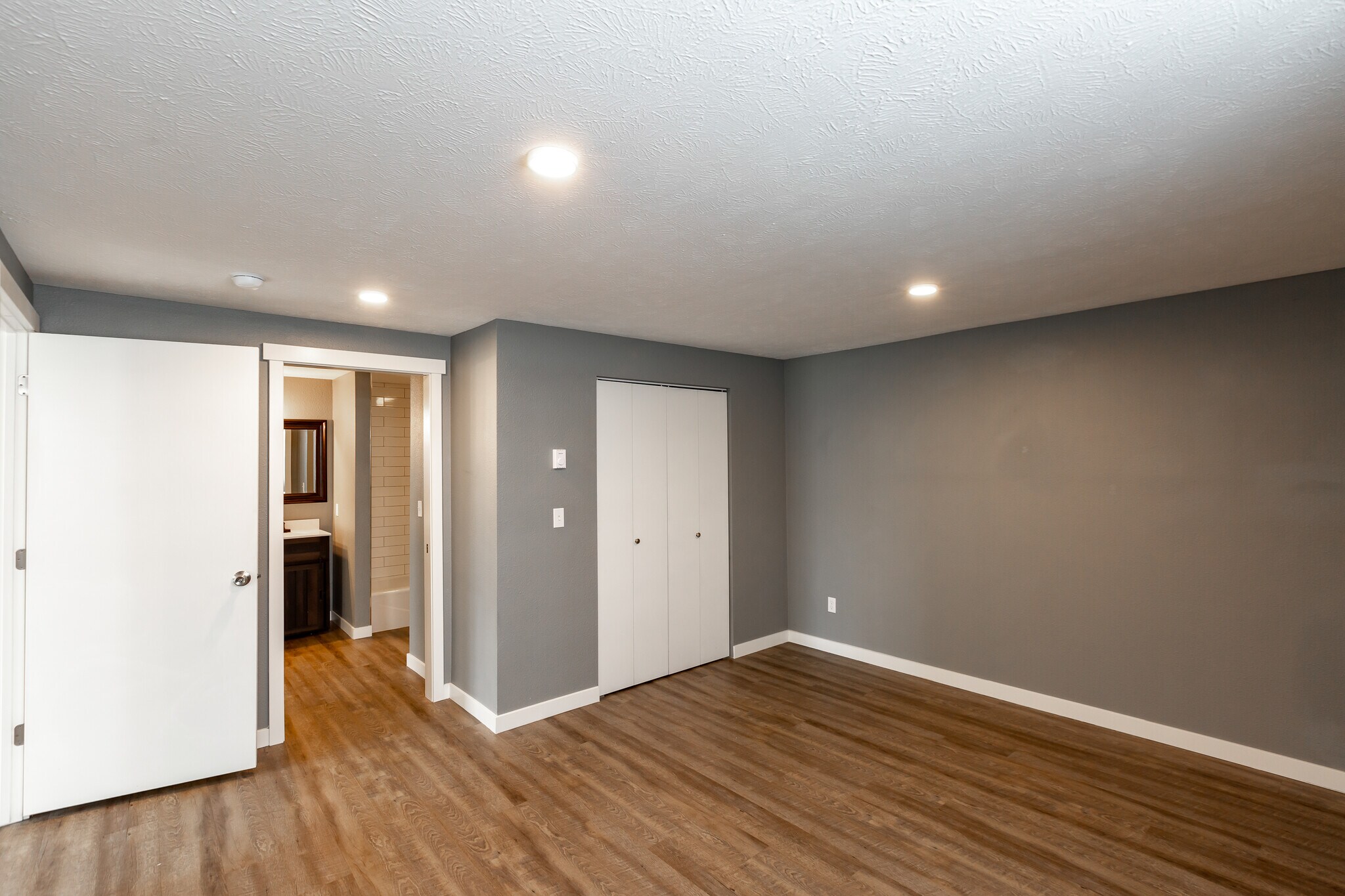 Building Photo - 3507 E 57th Ave