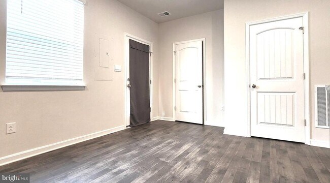 Building Photo - 517 Ridgely Blvd