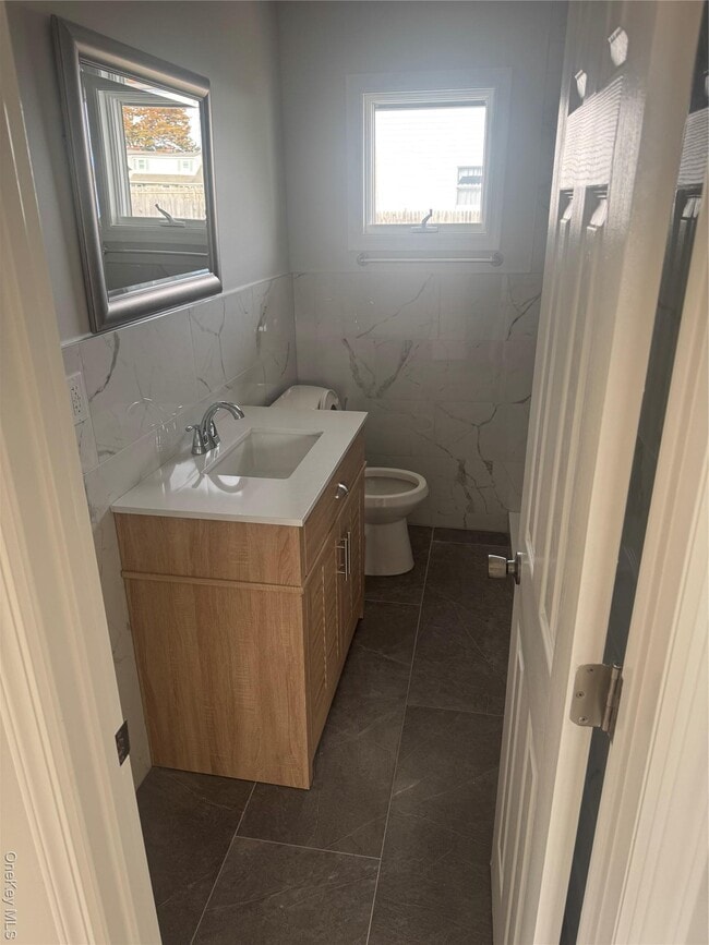 Building Photo - 10 Vermont St