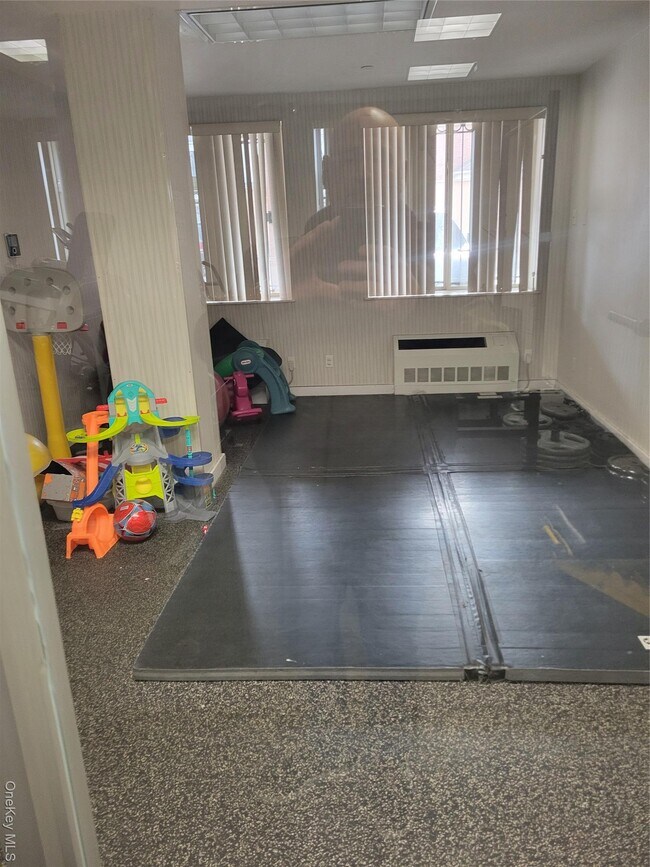 Building Photo - 143-20 Hoover Ave