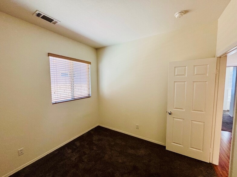 Building Photo - 5806 W Avenue K3