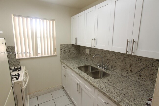 Building Photo - 1655 W 44th Pl