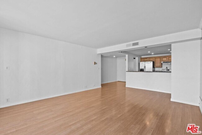 Building Photo - 10535 Wilshire Blvd