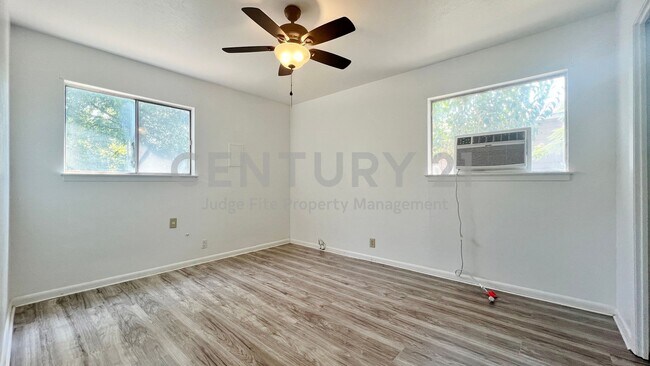 Building Photo - 5429 Farnsworth Ave