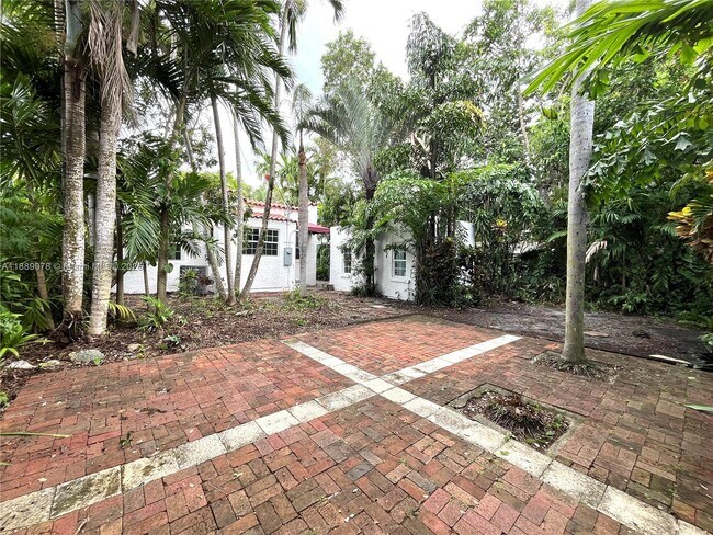 Building Photo - 713 Tibidabo Ave