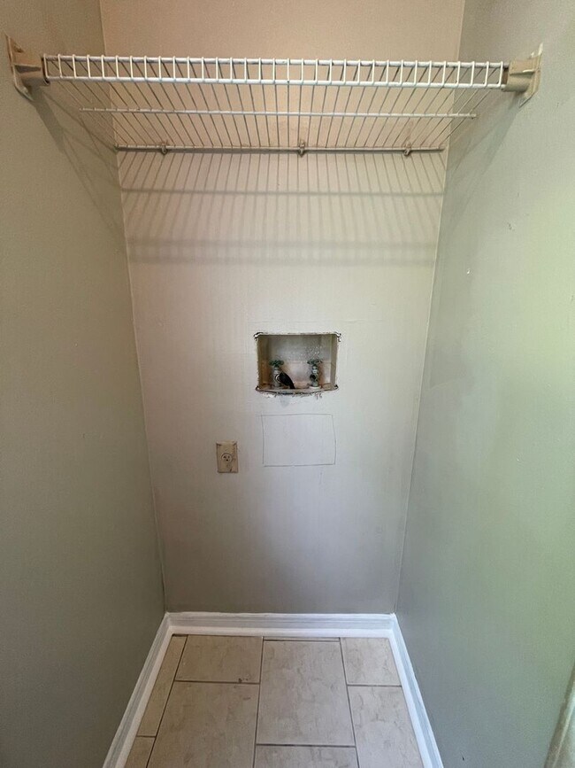 Building Photo - Townhouse: Old Jefferson