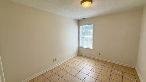 Building Photo - SOUTHSIDE - CHARMING 3 BEDROOM/2 BATH HOME AVAILABLE NOW!
