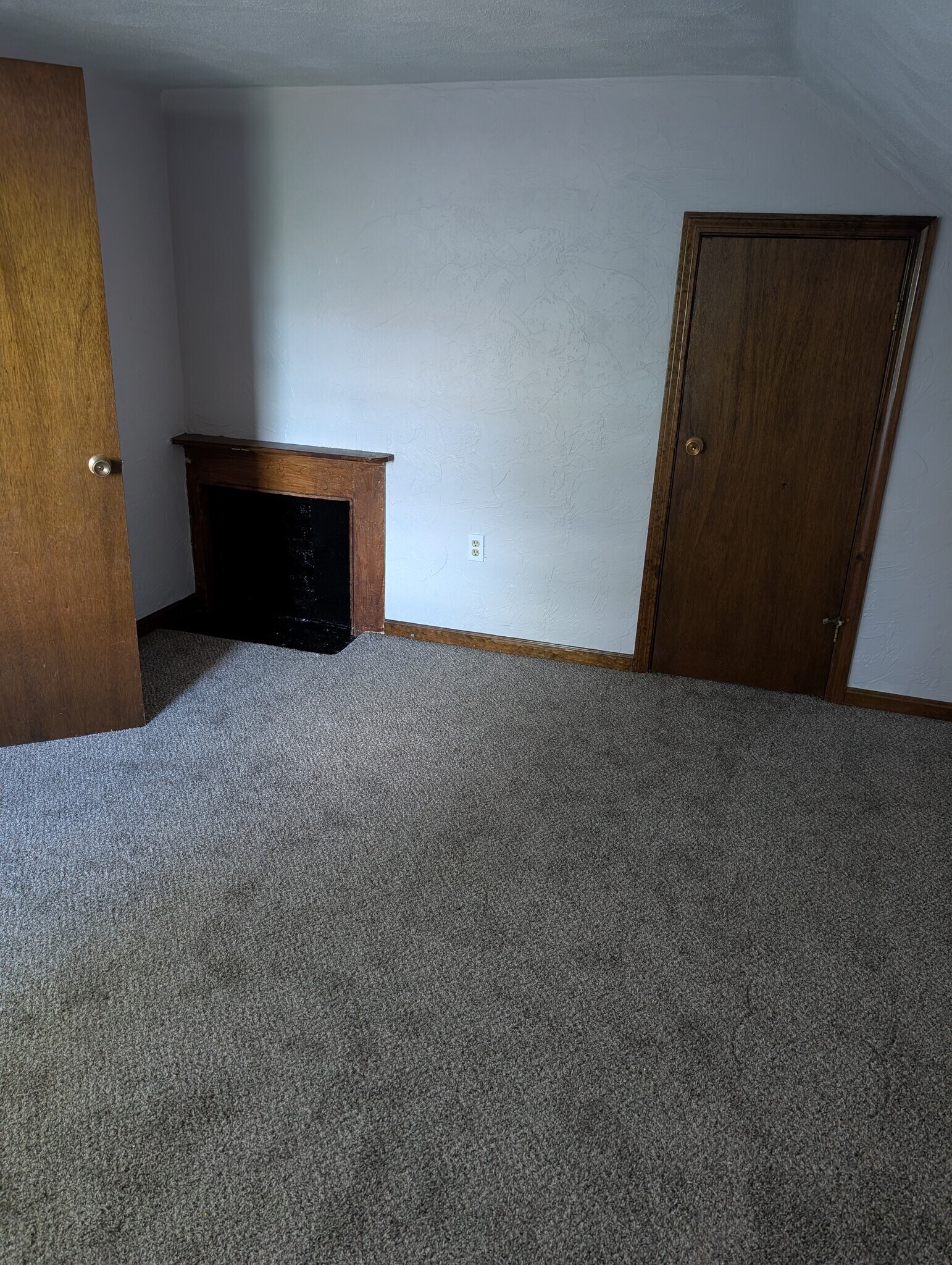 Bedroom - 302 Riverside Ave