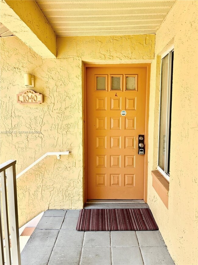 Building Photo - 1040 Coral Club Dr