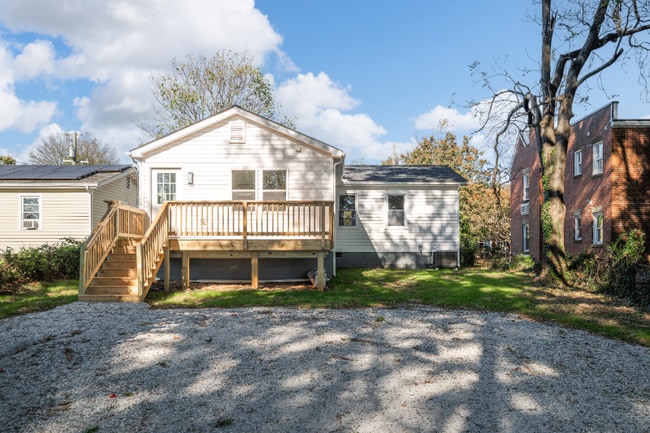Building Photo - 1723 Blair St