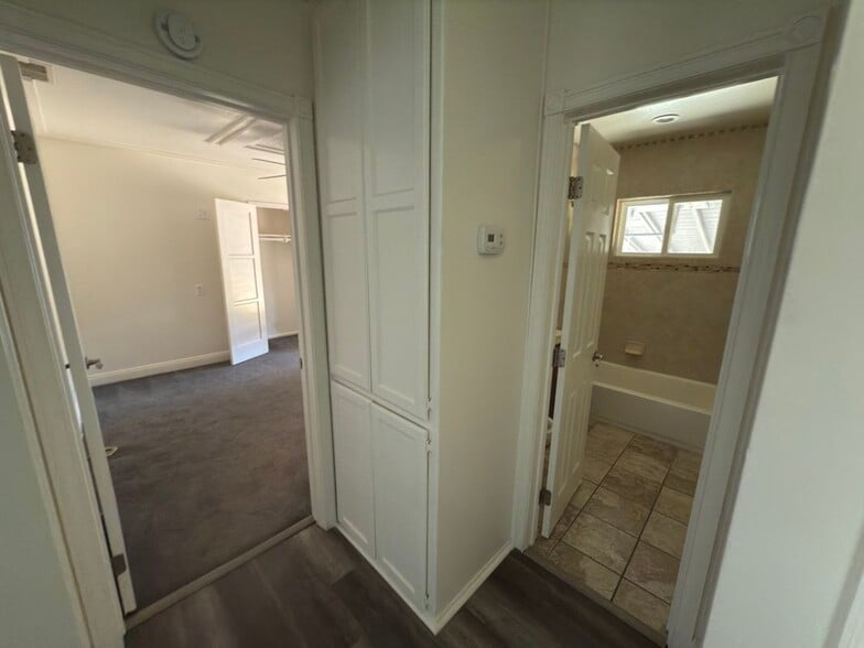 Building Photo - 1130 E Workman Ave