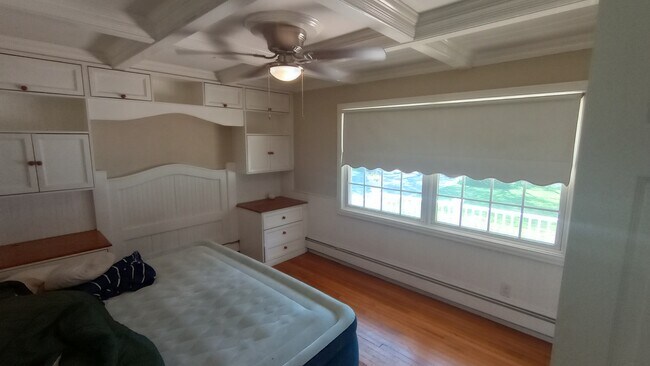 Building Photo - 45 Longfellow Dr