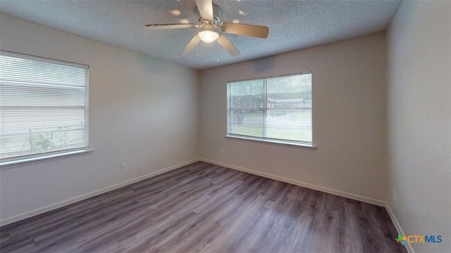 Building Photo - 1804 Clarawood Dr