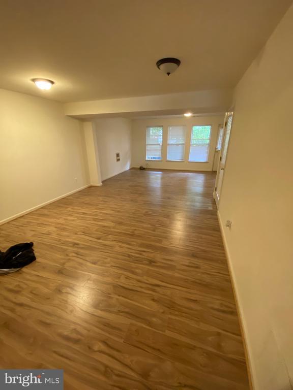 Building Photo - 2560 Belcroft Pl