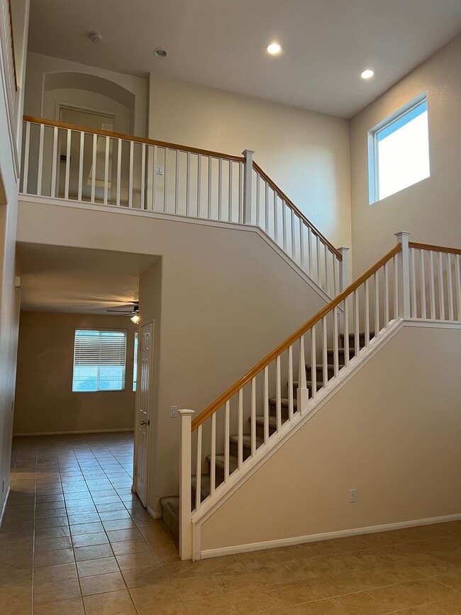 Building Photo - Breathtaking 2 Story Home Built in 2005 with 3279 sq. ft. in West Lancaster
