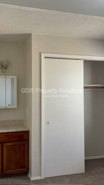 Building Photo - 702 Fruit Ave NW