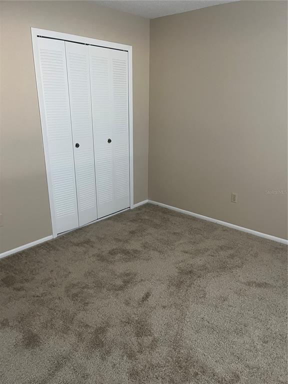 Building Photo - 351 Hidden Lake Dr