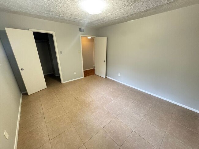 Building Photo - 151 N Belvedere Blvd