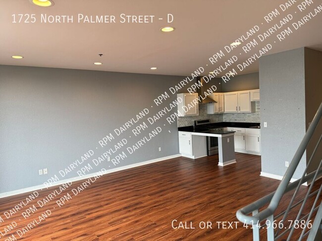 Building Photo - Stunning Brewer's Hill Townhome, 5 floors,...