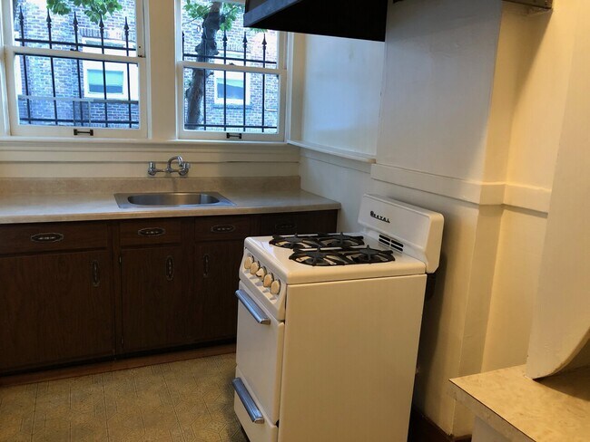 Building Photo - Harrison Apartments