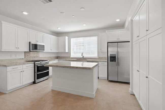 Building Photo - 4325 Blazing Star Wy