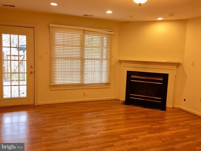 Building Photo - 2253 Journet Dr