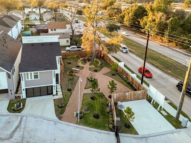 Building Photo - 7607 Victory Reserve St