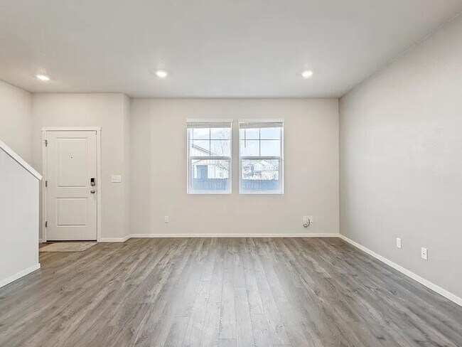 Building Photo - 1226 NW Upas Pl