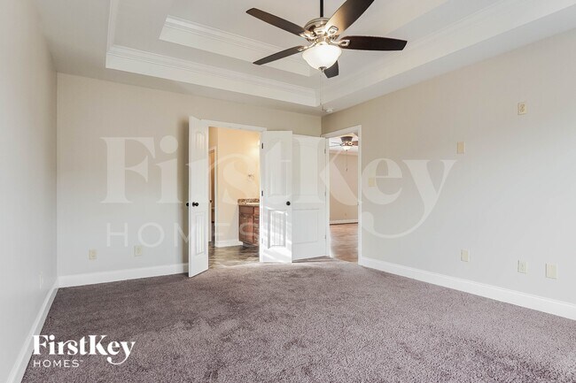 Building Photo - 5179 Meadow Lake Cir