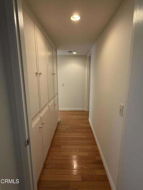 Building Photo - 868 Fairview Ave