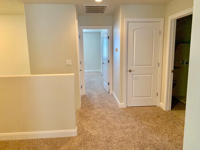 Building Photo - 3-BR/2-BA Townhome in Santa Clara