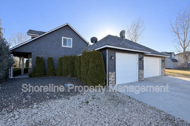 Building Photo - 18165 N Midland Blvd