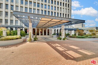 Building Photo - 800 W 1st St