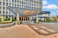 Building Photo - 800 W 1st St