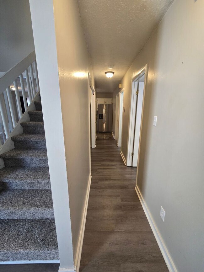 Building Photo - Townhome for rent