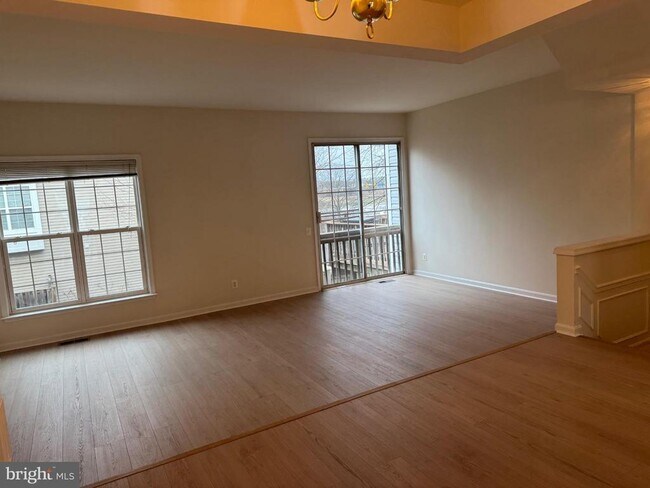 Building Photo - 43798 Virginia Manor Terrace