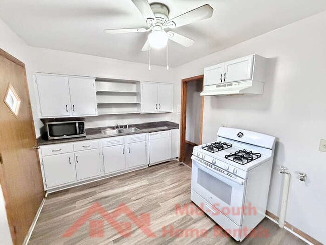 Building Photo - 1761 Cornelia Ln