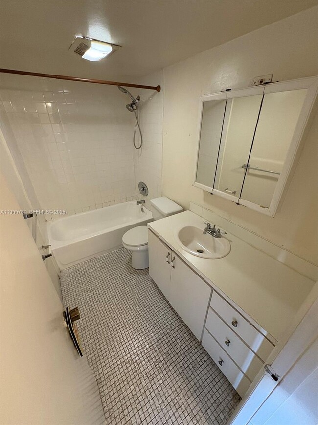 Building Photo - 16215 NE 18th Ct