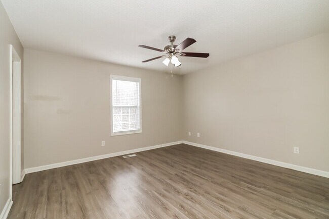 Building Photo - 512 Weston Ct