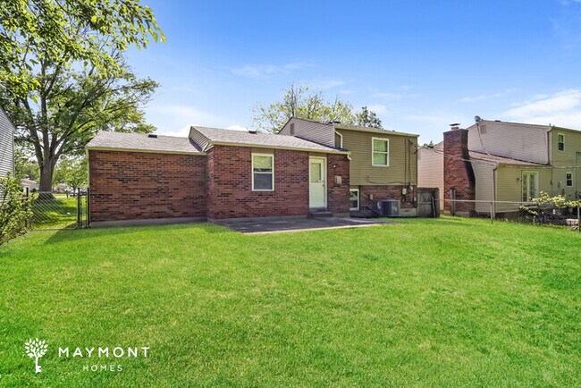 Building Photo - Beautiful Tri-Level Home!