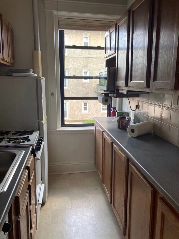 Building Photo - 43 Glenville Ave