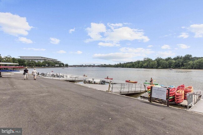 Building Photo - 1080 Wisconsin Ave NW