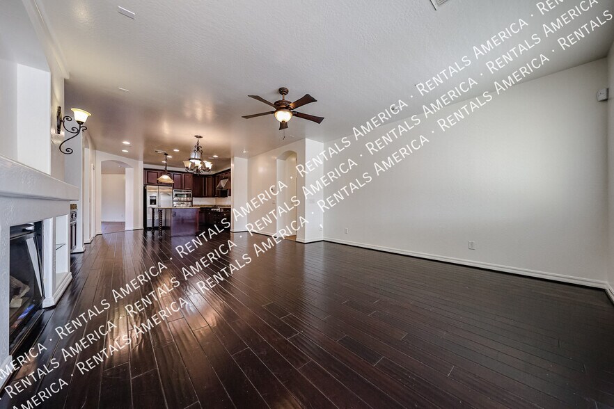 Building Photo - 613 W San Carlos Way