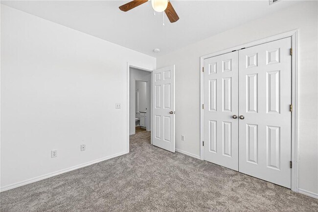 Building Photo - 1562 Hutchinson St