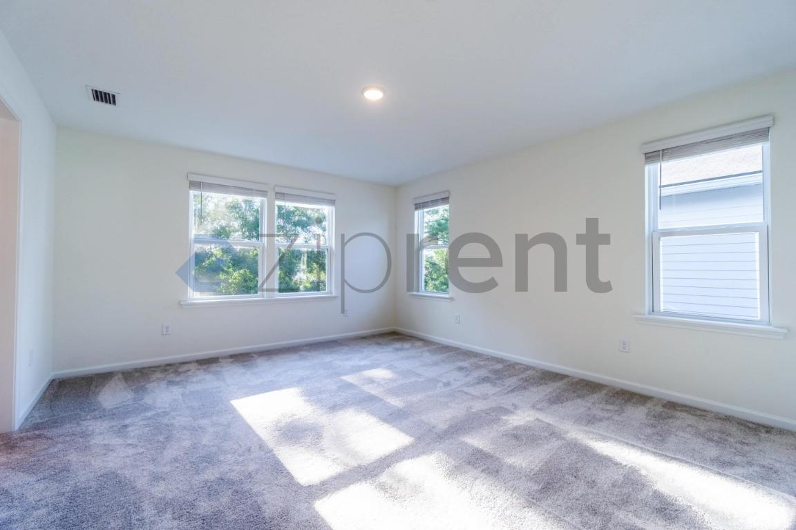 Building Photo - 5823 Tomahawk Lake Dr